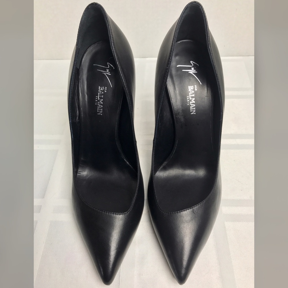 🎉HP🎉 NWOT Balmain Signature Leather Pumps - Picture 8 of 8
